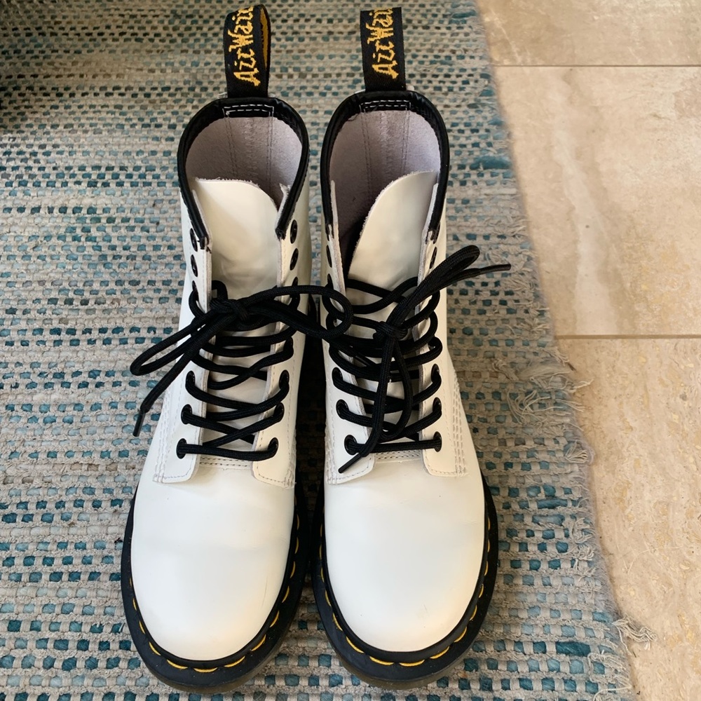 White Dr. Martens Air Wair sz 5